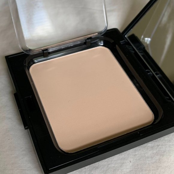 Forever 21 - Pressed Powder - Light - Picture 2 of 3